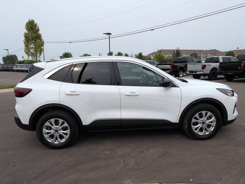 Used 2024 Ford Escape Active AWD/4WD image 6