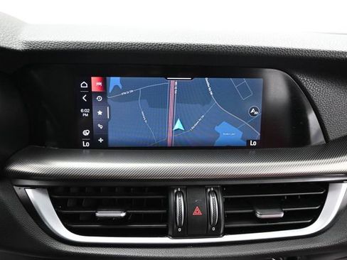 Used 2022 Alfa Romeo Stelvio Veloce image 12