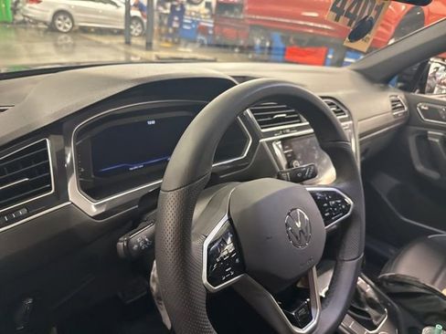 Used 2024 Volkswagen Tiguan SEL R-Line image 16