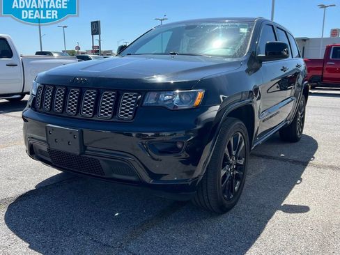 Used 2020 Jeep Grand Cherokee Altitude AWD/4WD image 3