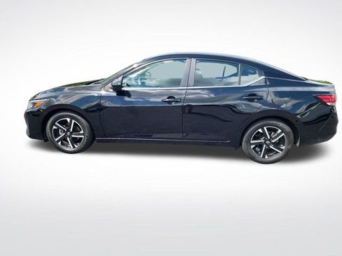 Used 2024 Nissan Sentra SV FWD image 2
