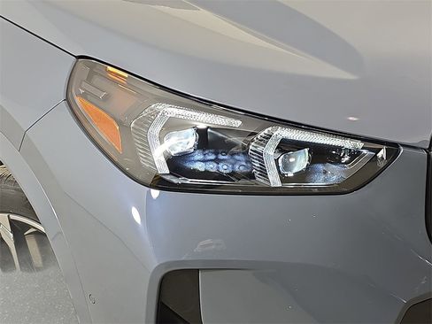 Used 2025 BMW X1 M35i w/ Premium Package image 35