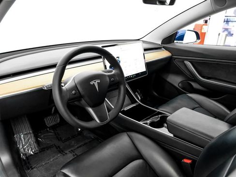 Used 2019 Tesla Model 3 Standard Range Plus RWD image 3