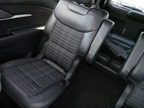 Used 2025 Ford Explorer ST-Line w/ Premium Package AWD/4WD image 12