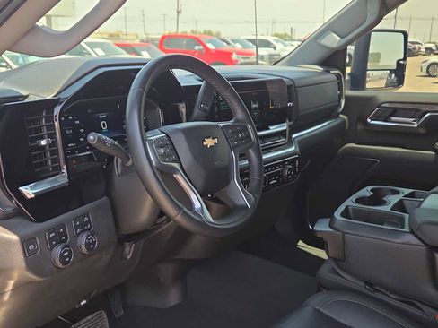 Used 2024 Chevrolet Silverado 2500 LTZ AWD/4WD image 10