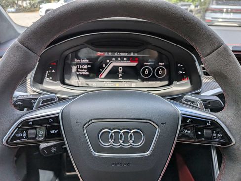 Used 2024 Audi RS 7 Performance AWD/4WD image 31