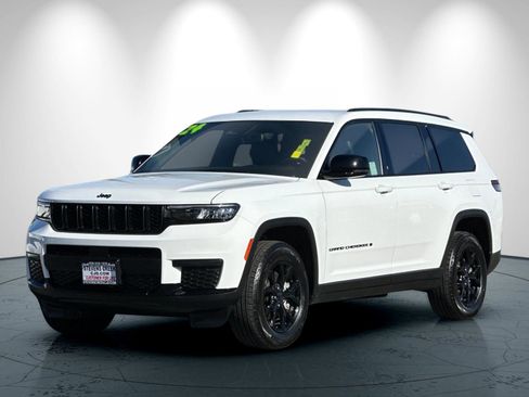 Certified 2024 Jeep Grand Cherokee L Altitude image 8