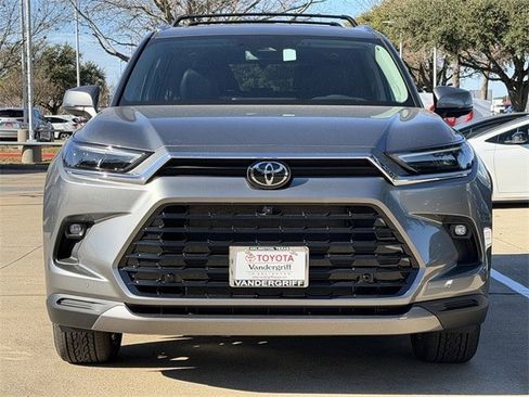 New 2026 Toyota Grand Highlander Platinum image 8