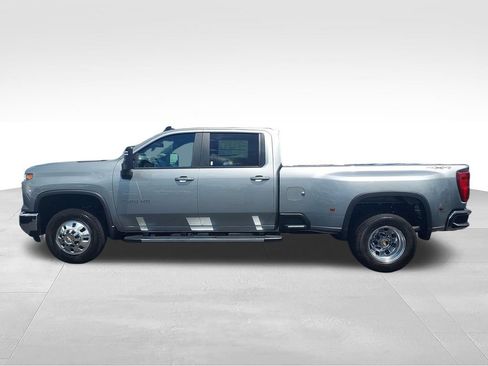 New 2026 Chevrolet Silverado 3500 LT w/ All Star Edition AWD/4WD image 2