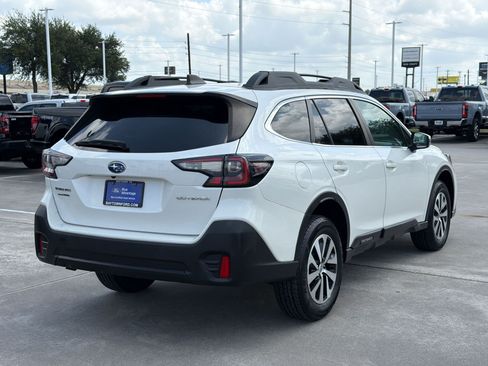 Used 2021 Subaru Outback Premium AWD/4WD image 9