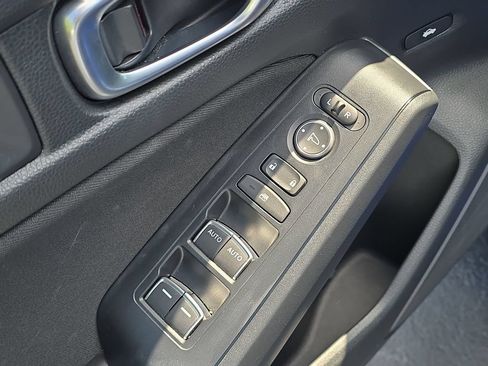 Used 2023 Honda Civic Sport image 9