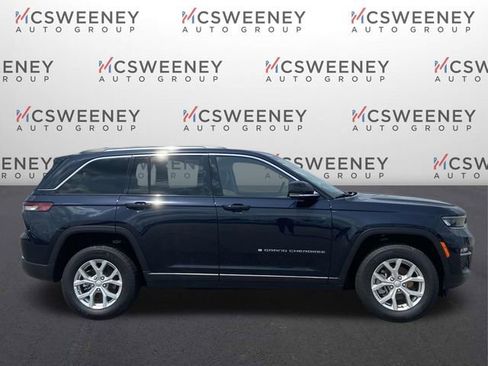Used 2023 Jeep Grand Cherokee Limited image 2