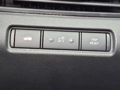 Used 2024 Nissan Altima 2.5 SV FWD image 17