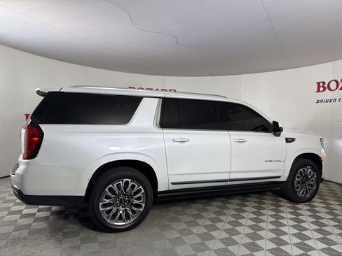 Used 2023 GMC Yukon XL Denali Ultimate image 9