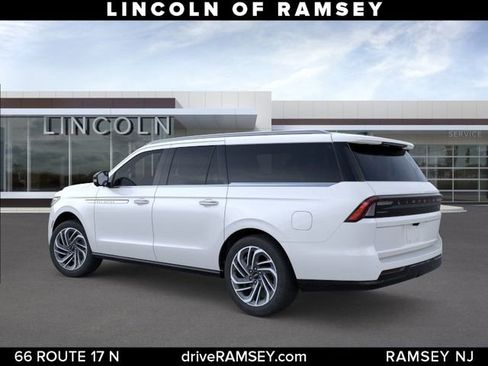New 2026 Lincoln Navigator L Reserve AWD/4WD image 5