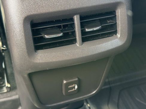 Certified 2022 GMC Terrain SLT w/ Infotainment Package II FWD image 20