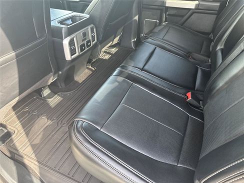 Used 2019 Ford F150 Lariat w/ Equipment Group 502A Luxury AWD/4WD image 32
