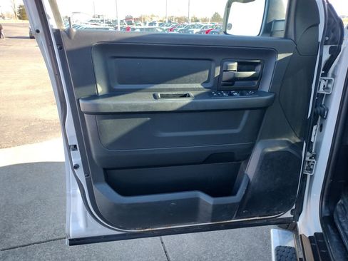 Used 2017 RAM 1500 ST w/ SXT Appearance Group image 18