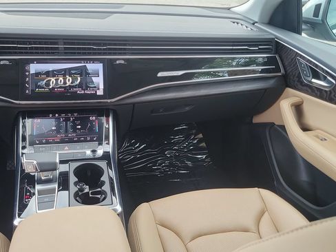 Certified 2023 Audi Q8 Premium Plus w/ Premium Plus Package AWD/4WD image 21