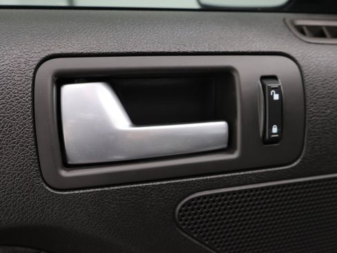 Used 2011 Ford Mustang Shelby GT500 RWD image 36
