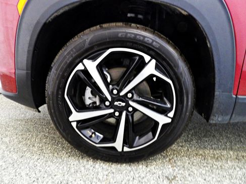 Used 2021 Chevrolet TrailBlazer RS w/ Sun and Liftgate Package image 28