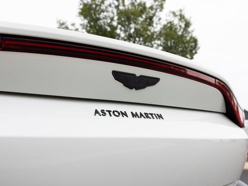 Used 2021 Aston Martin V8 Vantage Coupe image 31