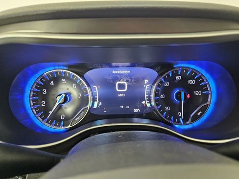 New 2026 Chrysler Pacifica Select image 24