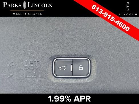 Certified 2025 Lincoln Navigator Reserve AWD/4WD image 10