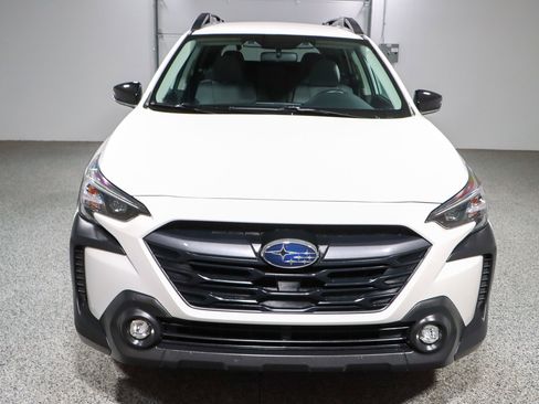 Used 2024 Subaru Outback Premium image 4