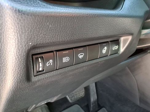 Used 2021 Toyota RAV4 XLE Premium AWD/4WD image 18