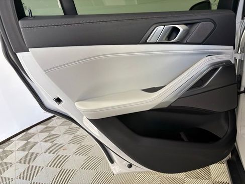 Used 2023 BMW X6 xDrive40i w/ Premium Package image 20