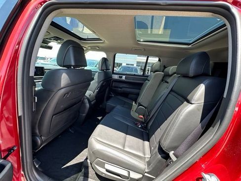 Used 2024 Hyundai Santa Fe Limited AWD/4WD image 17