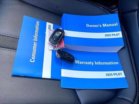 Used 2025 Honda Pilot Touring image 37