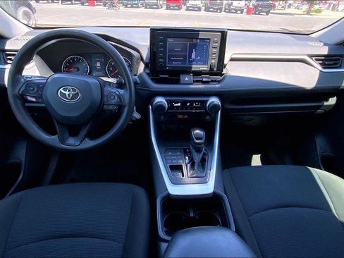 Used 2022 Toyota RAV4 LE AWD/4WD image 16