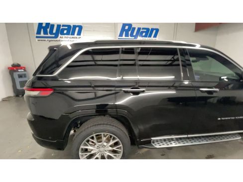 Used 2022 Jeep Grand Cherokee Summit image 9