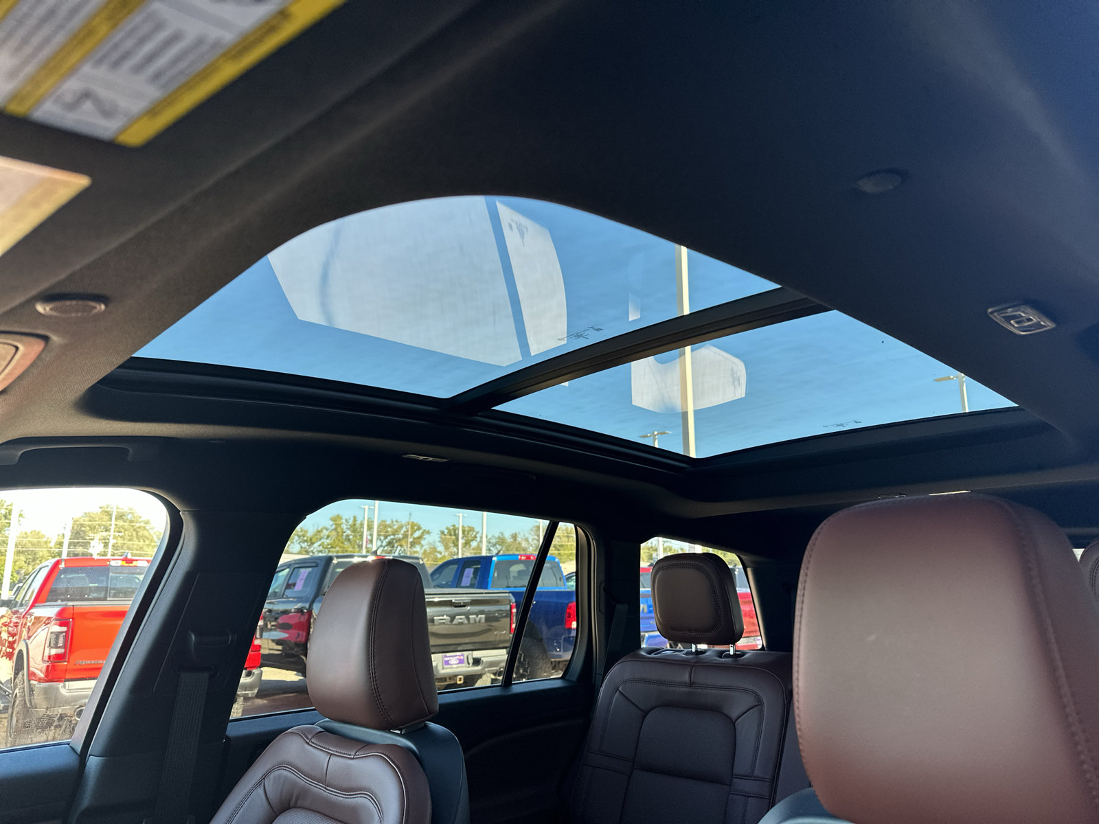 Used 2025 Lincoln Aviator Reserve w/ Jet Appearance Package AWD/4WD image 28