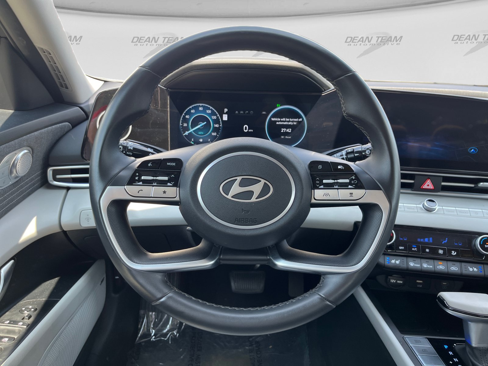 Used 2025 Hyundai Elantra Limited FWD image 12