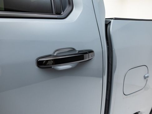 Used 2025 GMC Sierra 2500 AT4X w/ AT4X AEV Edition image 19