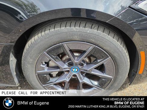 Used 2023 BMW i4 eDrive40 RWD image 9