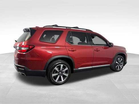 Used 2025 Honda Pilot Touring image 5