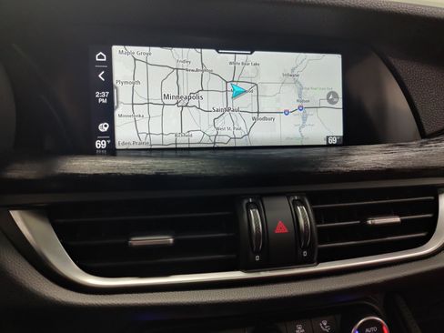 Used 2024 Alfa Romeo Stelvio Sprint image 8