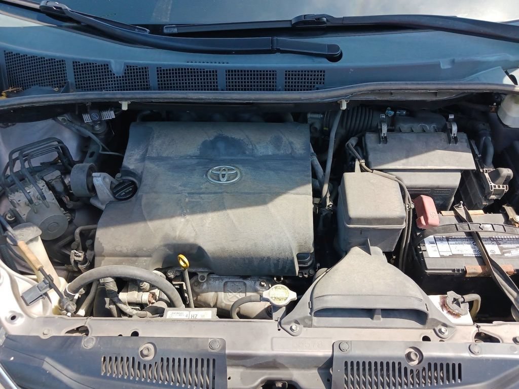 Used 2012 Toyota Sienna LE FWD image 17