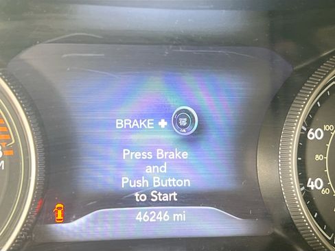 Used 2022 Jeep Cherokee Limited w/ Mopar Interior Package image 12