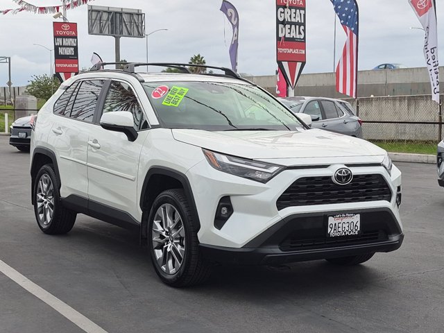 Used 2022 Toyota RAV4 XLE Premium AWD/4WD image 3