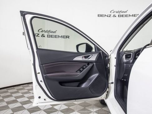 Used 2018 MAZDA MAZDA3 Touring FWD image 17