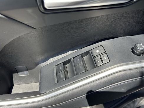 Used 2023 Toyota Highlander XLE FWD image 21