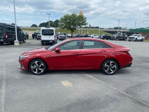 Used 2022 Hyundai Elantra Limited FWD image 5