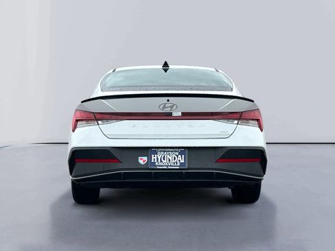 New 2025 Hyundai Elantra SEL image 6