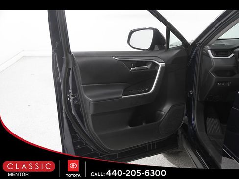 Used 2024 Toyota RAV4 XLE AWD/4WD image 4