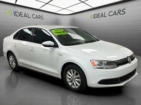 Used 2013 Volkswagen Jetta SEL FWD image 3